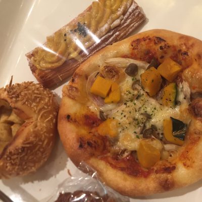 定山渓温泉にて足湯に浸かりながらのんびりと♪